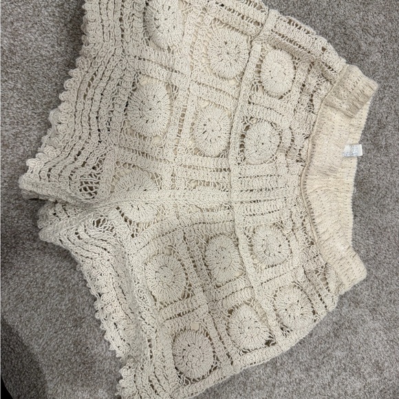 Crochet Mini Shorts in Cream - Picture 3 of 3